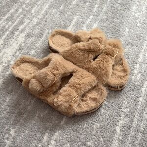 Brand new size 6 Cozy Tan Faux Fur Slippers